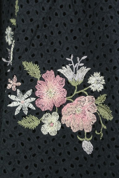 WILLSELECTION（ウィルセレクション）の古着「フラワー刺繍カットアウトレースワンピース（ワンピース・チュニック）」大画像５へ
