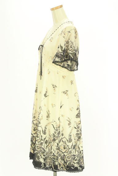 INGEBORG（インゲボルグ）の古着「花柄シフォン膝丈ワンピース（ワンピース・チュニック）」大画像３へ