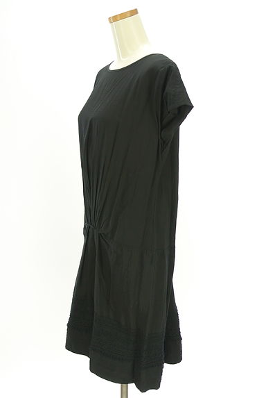 ZUCCa（ズッカ）の古着「刺しゅう入りピンドット膝丈ワンピース（ワンピース・チュニック）」大画像３へ