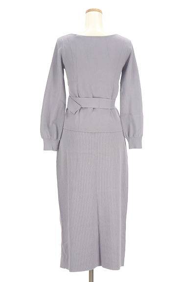 PROPORTION BODY DRESSING（プロポーションボディ ドレッシング）の古着「Ｖネックニット×タイトスカートセットアップ（セットアップ（ジャケット＋スカート））」大画像２へ