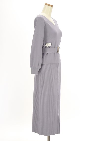 PROPORTION BODY DRESSING（プロポーションボディ ドレッシング）の古着「Ｖネックニット×タイトスカートセットアップ（セットアップ（ジャケット＋スカート））」大画像３へ