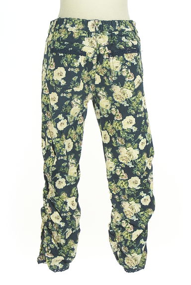 axes femme（アクシーズファム）の古着「サイドギャザー花柄クロップドパンツ（パンツ）」大画像２へ