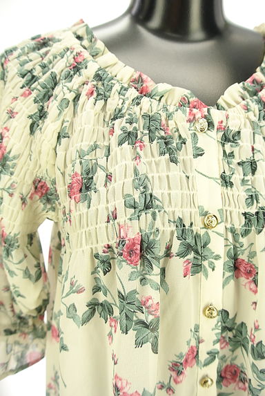 axes femme（アクシーズファム）の古着「花柄シャーリングシフォンブラウス（ブラウス）」大画像４へ