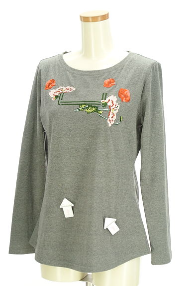 ADOLFO DOMINGUEZ（アドルフォドミンゲス）の古着「バラ刺繍ロンＴ（Ｔシャツ）」大画像４へ