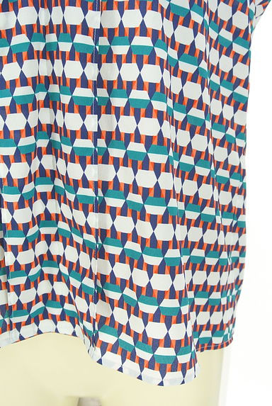 UNITED ARROWS（ユナイテッドアローズ）の古着「幾何学柄Vネックカットソー（カットソー・プルオーバー）」大画像５へ