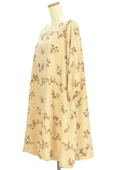 ROSSO（ロッソ）の古着「花柄膝丈ワンピース（ワンピース・チュニック）」大画像３へ