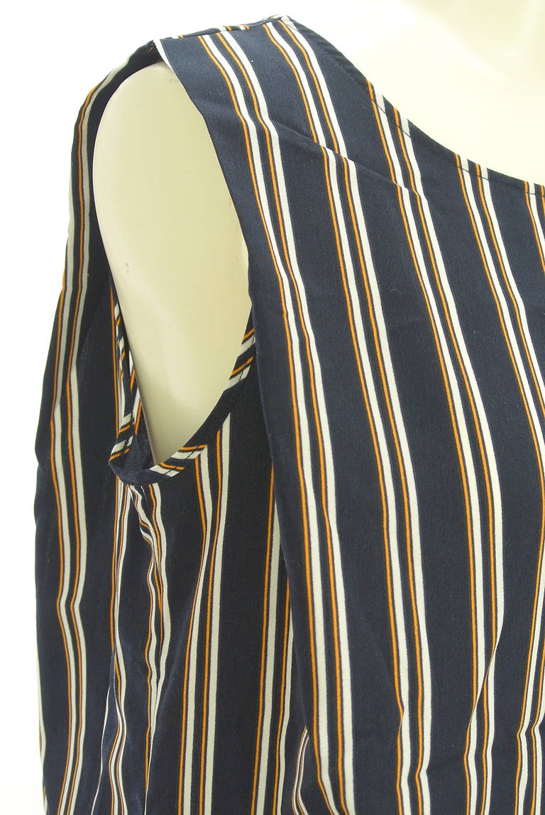 UNTITLED（アンタイトル）の古着「商品番号：PR10322684」-大画像4