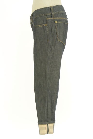 BURBERRY（バーバリー）の古着「チェック柄ロールアップ膝下デニムパンツ（デニムパンツ）」大画像３へ