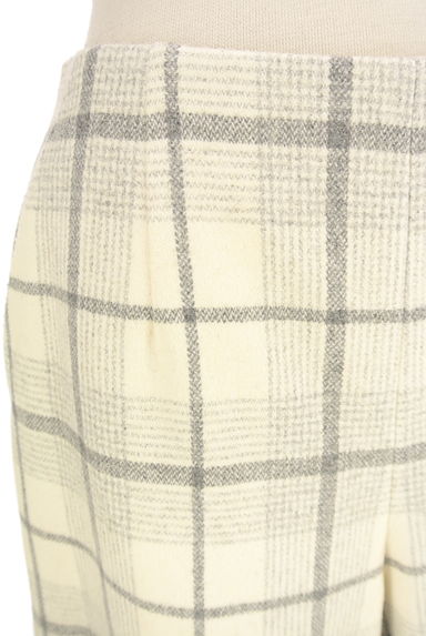 NATURAL BEAUTY BASIC（ナチュラルビューティベーシック）の古着「チェック柄ショートパンツ（ショートパンツ・ハーフパンツ）」大画像４へ
