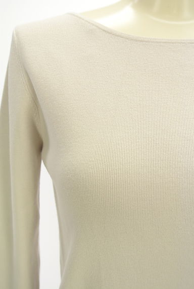 NATURAL BEAUTY BASIC（ナチュラルビューティベーシック）の古着「後ろVネックニット（ニット）」大画像４へ
