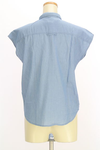 Te chichi（テチチ）の古着「Lugnoncure シャンブレーシャツ（ブラウス）」大画像２へ