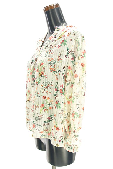 YECCA VECCA（イェッカヴェッカ）の古着「花柄シアースキッパーブラウス（カットソー・プルオーバー）」大画像３へ