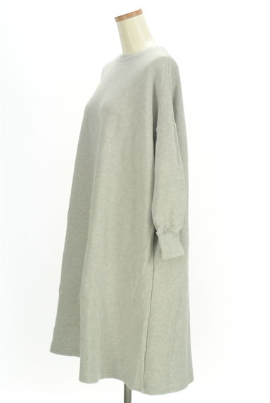 URBAN RESEARCH DOORS（アーバンリサーチドアーズ）の古着「ワイドフレアスウェットワンピース（ワンピース・チュニック）」大画像３へ