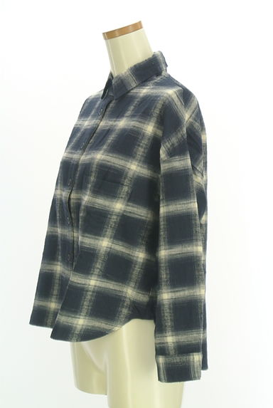 URBAN RESEARCH Sonny Label（サニーレーベル）の古着「チェック柄ラウンドヘムシャツ（カジュアルシャツ）」大画像３へ