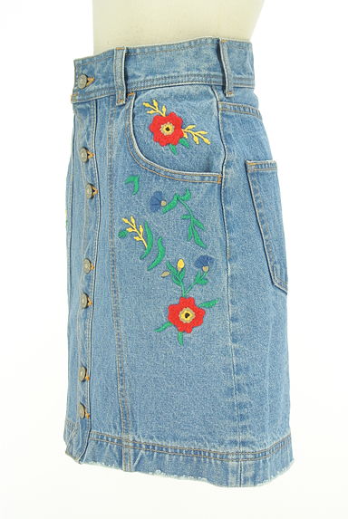 MOUSSY（マウジー）の古着「花刺繍デニムミニスカート（スカート）」大画像３へ