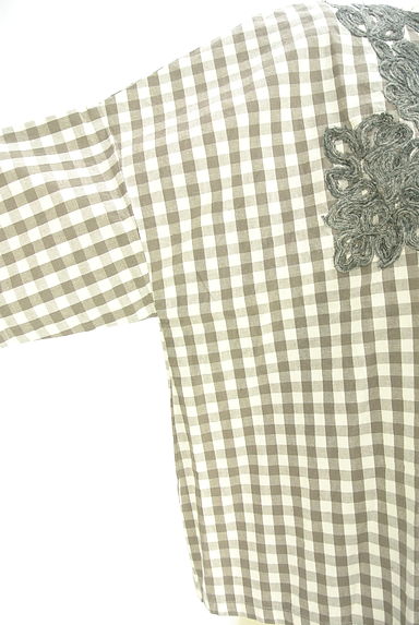BEARDSLEY（ビアズリー）の古着「刺繍入りチェックカットソー（カットソー・プルオーバー）」大画像５へ