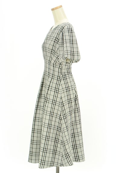 JILL by JILLSTUART（ジルバイジルスチュアート）の古着「バルーンスリーブ膝下チェックワンピース（ワンピース・チュニック）」大画像３へ