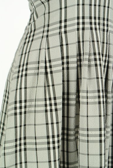 JILL by JILLSTUART（ジルバイジルスチュアート）の古着「バルーンスリーブ膝下チェックワンピース（ワンピース・チュニック）」大画像５へ