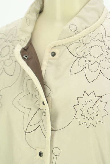 HIROKO KOSHINO（ヒロココシノ）の古着「HIROKO KOSHINO TRUNK 花刺繍ジャンパー（ブルゾン・スタジャン）」大画像４へ