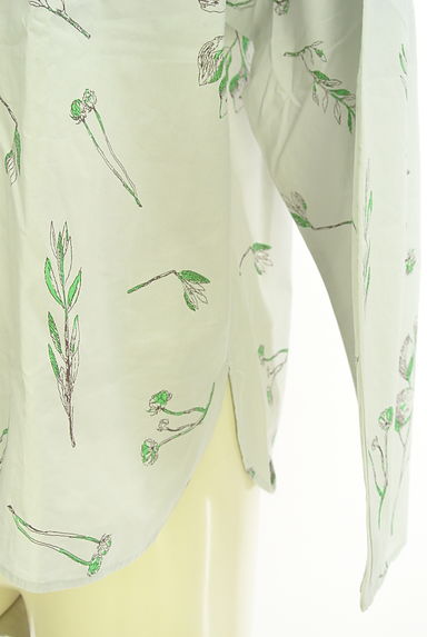 chambre de charme（シャンブルドゥシャーム）の古着「草花プリントボートネックカットソー（カットソー・プルオーバー）」大画像４へ