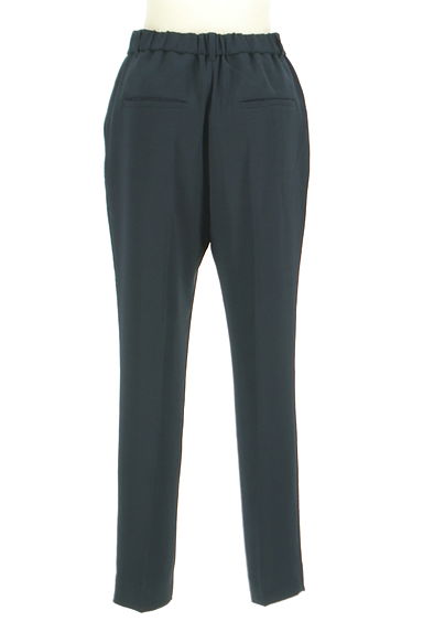 INDIVI（インディヴィ）の古着「センタープレステーパードパンツ（パンツ）」大画像２へ