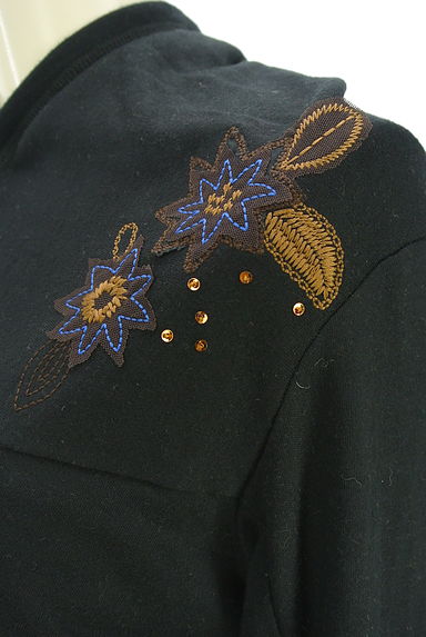 HIROKO KOSHINO（ヒロココシノ）の古着「HIROKO KOSHINO TRUNK 刺繍カーディガン（カーディガン・ボレロ）」大画像４へ