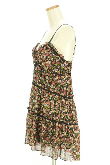 axes femme（アクシーズファム）の古着「小花柄膝上シフォンキャミワンピース（キャミソール・タンクトップ）」大画像３へ