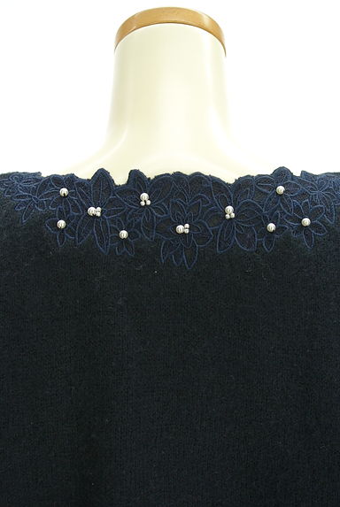 MISCH MASCH（ミッシュマッシュ）の古着「パール付き花刺繍ニット（ニット）」大画像４へ