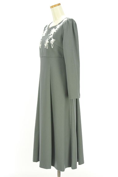 PROPORTION BODY DRESSING（プロポーションボディ ドレッシング）の古着「花刺繍ロングフレアワンピース（ワンピース・チュニック）」大画像３へ