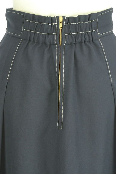 JILL by JILLSTUART（ジルバイジルスチュアート）の古着「ミモレ丈ステッチフレアスカート（ロングスカート・マキシスカート）」大画像５へ