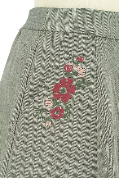 Feroux（フェルゥ）の古着「花刺繍ストライプショートパンツ（ショートパンツ・ハーフパンツ）」大画像５へ
