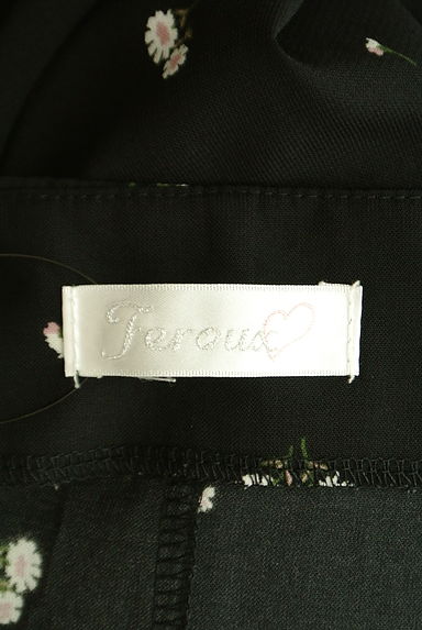 Feroux（フェルゥ）の古着「小花柄膝下キャミワンピース（キャミワンピース）」大画像６へ