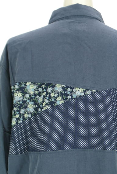 drug store's（ドラッグストアーズ）の古着「小花柄ブタ刺繍シャツ（カジュアルシャツ）」大画像５へ