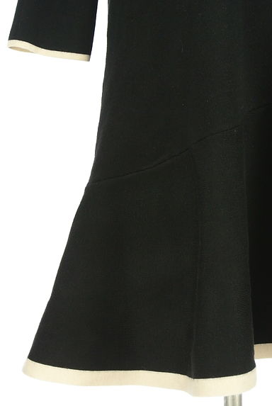 JUSGLITTY（ジャスグリッティー）の古着「ブローチ付き膝丈ニットワンピース（ワンピース・チュニック）」大画像５へ