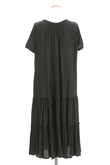 Cloth&Cross（クロス＆クロス）の古着「フレンチスリーブティアードフリルワンピース（ワンピース・チュニック）」大画像２へ
