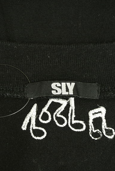 SLY（スライ）の古着「刺繍入りVネックトップス（カットソー・プルオーバー）」大画像６へ