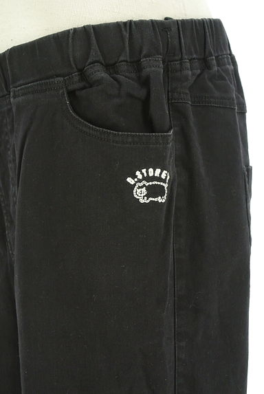 drug store's（ドラッグストアーズ）の古着「ブタ刺繍入りブラックスキニーパンツ（パンツ）」大画像４へ