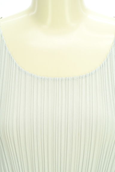 PLEATS PLEASE（プリーツプリーズ）の古着「プリーツ光沢ノースリトップス（カットソー・プルオーバー）」大画像４へ