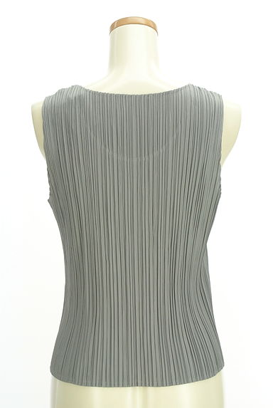 PLEATS PLEASE（プリーツプリーズ）の古着「光沢プリーツトップス（カットソー・プルオーバー）」大画像２へ