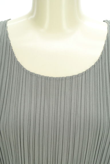 PLEATS PLEASE（プリーツプリーズ）の古着「光沢プリーツトップス（カットソー・プルオーバー）」大画像４へ
