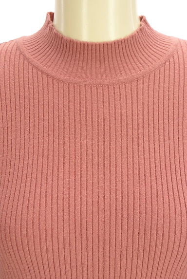 JILL by JILLSTUART（ジルバイジルスチュアート）の古着「パール付きモックネックリブニット（ニット）」大画像４へ