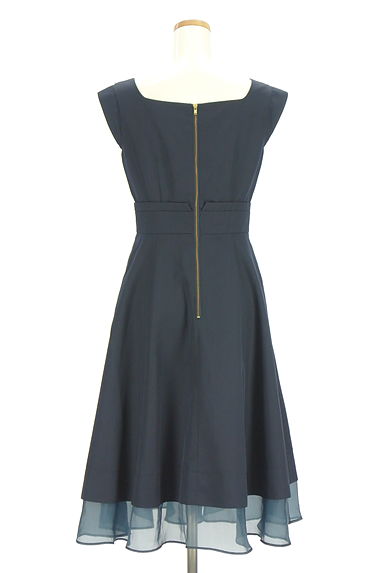 JILL by JILLSTUART（ジルバイジルスチュアート）の古着「裾レース膝下フレアワンピース（ワンピース・チュニック）」大画像２へ