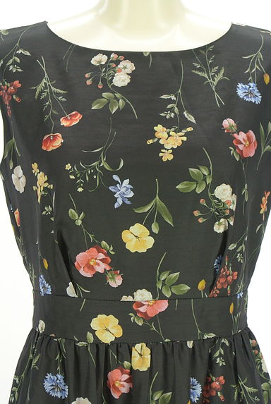 JILL by JILLSTUART（ジルバイジルスチュアート）の古着「花柄膝下フレアワンピース（ワンピース・チュニック）」大画像４へ