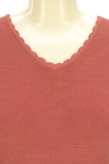 MISCH MASCH（ミッシュマッシュ）の古着「背中パールボタン付きノースリニットトップス（ニット）」大画像４へ