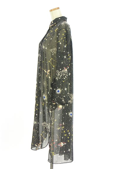 antiqua（アンティカ）の古着「宇宙プリントロングシアーシャツワンピース（ワンピース・チュニック）」大画像３へ