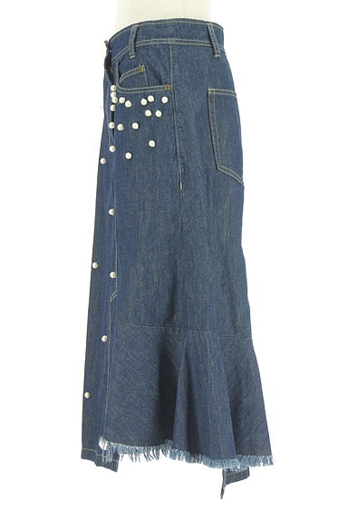 Re.Verofonna（ヴェロフォンナ）の古着「パール付きアシメデニムスカート（ロングスカート・マキシスカート）」大画像３へ