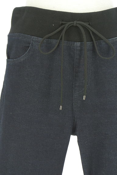 L'EQUIPE（レキップ）の古着「ウエストリブ切替スキニーデニムパンツ（デニムパンツ）」大画像４へ