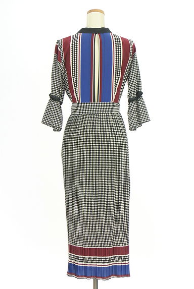 antiqua（アンティカ）の古着「patterntorso カシュクールロングワンピース（ワンピース・チュニック）」大画像２へ