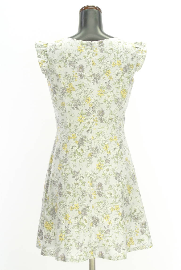 BE RADIANCE（ビーラディエンス）の古着「商品番号：PR10330466」-大画像2