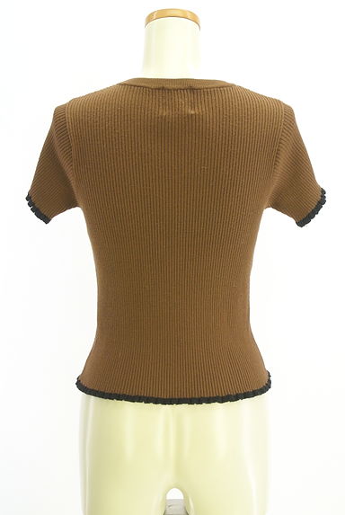 MARY QUANT（マリークワント）の古着「PUBLUXコラボ ブランドロゴ刺繍入り半袖リブニットトップス（ニット）」大画像２へ